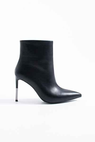 Siena Shoes حذاء نسائي بكعب يومي بسحاب من Zayko باللون الأسود