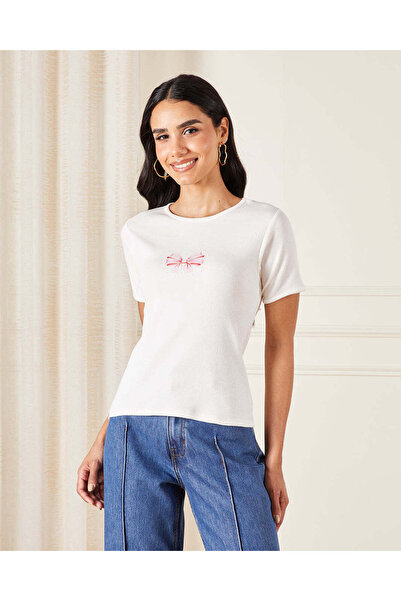 REDTAG تي شيرت نسائي عاجي مطبوع