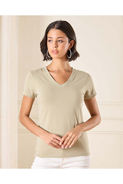 REDTAG Women Green Solid T-Shirt