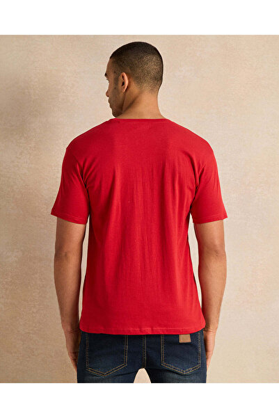 REDTAG Men Red North America Print T-Shirt