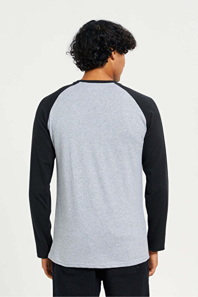 REDTAG Men Grey And Black Long Sleeves Printed T-shirt