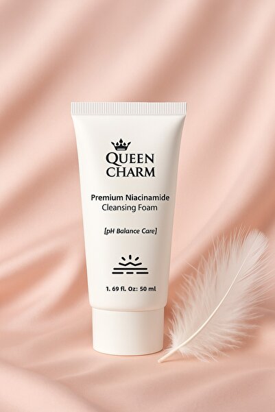 QUEEN CHARM رغوة تنظيف النياسيناميد الفاخرة