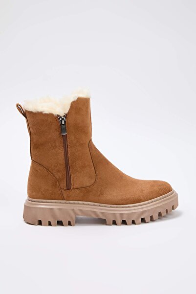 TRENDYOL SHOES Γυναικείες μπότες Chealsea με οδοντωτή επίπεδη χοντρή σόλα Tan Suede
ΤΑΚΑ26BO00051