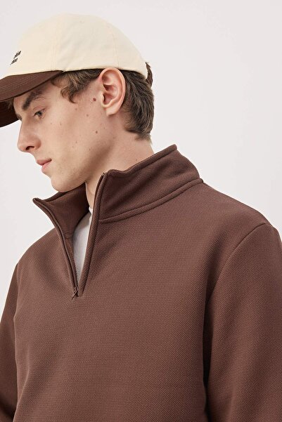 Trendyol Collection Brown Regular/Normal Cut Stand Collar Inner Ribbed Textured Sweatshirt Tmnaw26Sw00057