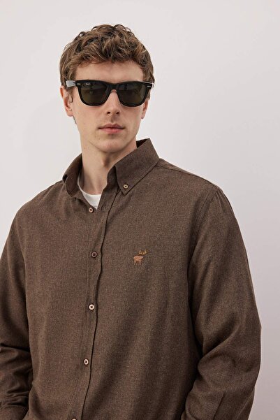 Trendyol Collection Καφέ κανονικό ανδρικό πουκάμισο με κέντημα από φανέλα TMNAW26GO00010