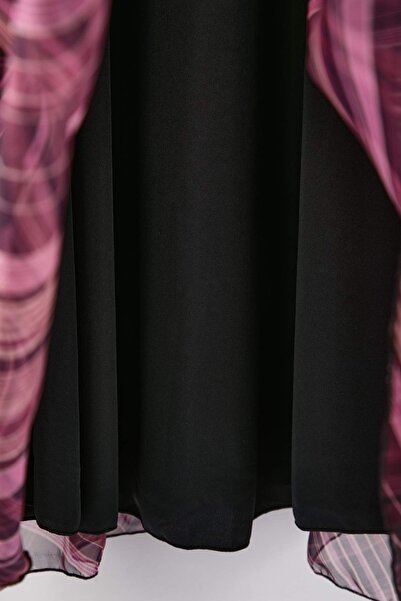 Trendyol Curve فستان منسوج من الشيفون متعدد الألوان بحزام على شكل حرف A متوسط ​​الطول وياقة مزدوجة الصدر ونمط منقوش TBBAW25AH00108