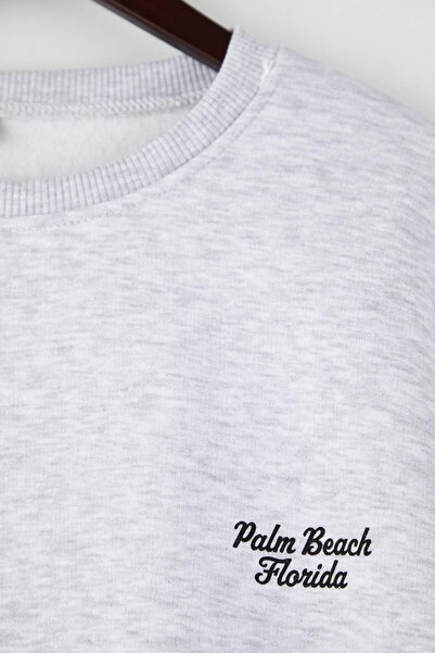 Trendyol Curve Σετ αθλητικής φόρμας μεγάλου μεγέθους από μαλακό υφασμάτινο υφάσματα με λεπτομέρεια κεντήματος με σύνθημα Snow Melange TBBAW26TS00014