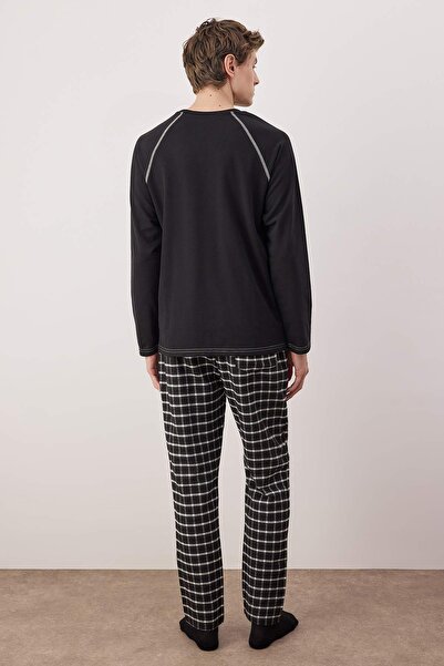 Trendyol Collection Regular Fit Black Pajamas Set - THMAW22PT0426
