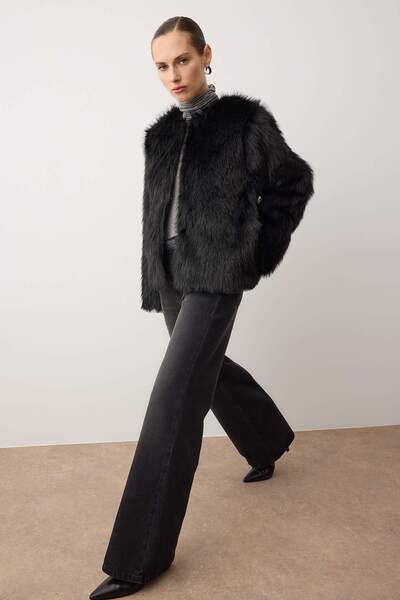 Trendyol Collection Černý oversize kožený kabát TWOAW25MO00133