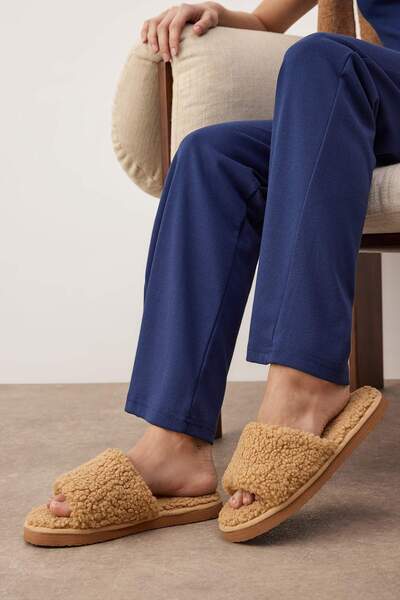 TRENDYOL SHOES Camel Plush Women's House Slippers Takaw26Er00020