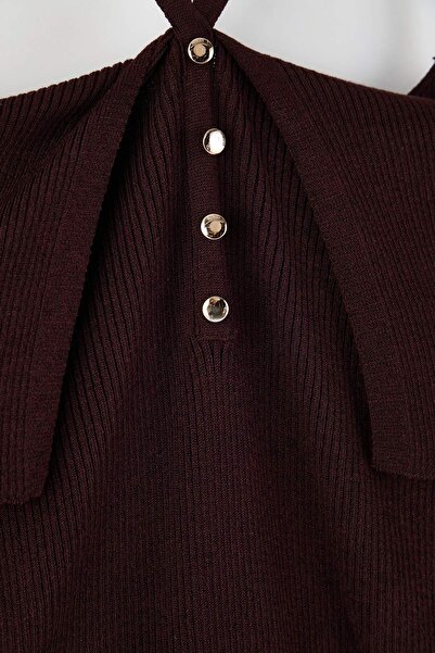 Trendyol Curve Burgundy Premium/Special Yarn Carmen Collar Halter Neck Slim Knitwear Sweater Tbbaw26An00050