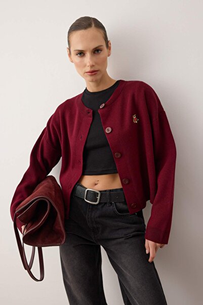 Trendyol Collection Burgundy Crew Neck Teddy Bear Embroidered Knitwear Cardigan Twoaw26Hi00287