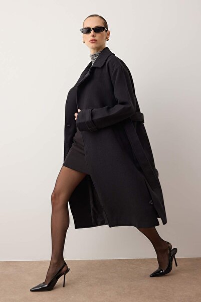 Trendyol Collection Černý oversize široký kabát s dlouhým vlněným střihem TWOAW22KB0015