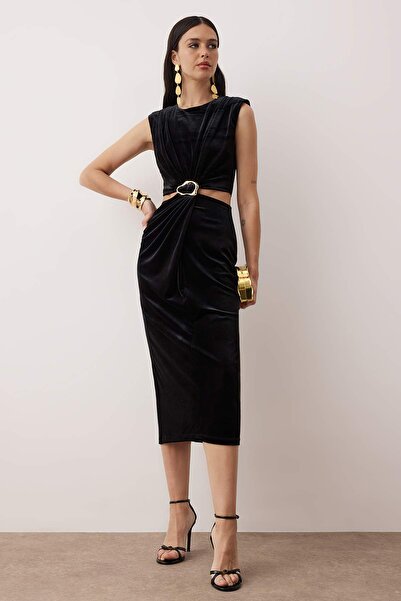 Trendyol Collection Rochie maxi neagră din catifea tricotată cu detalii accesorii, fără căptușeală TPRAW26EL00092