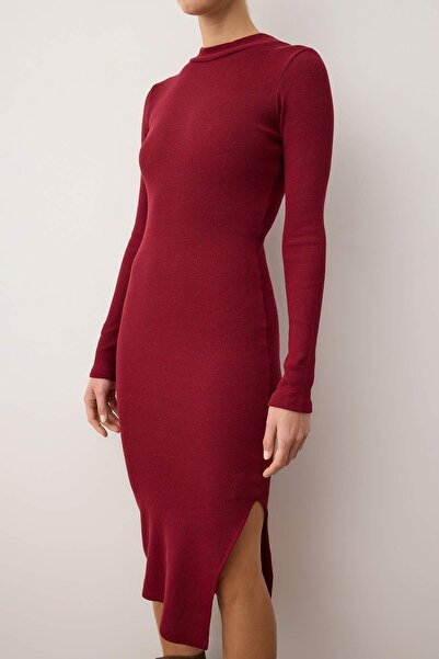 Trendyol Collection Flexible Corded Knitted - Crew Neck Midi φόρεμα, λεπτομέρεια με σχισμή, μπορντό TWOAW21EL0135