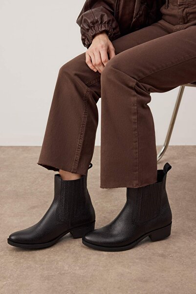 TRENDYOL SHOES Schwarze Damen-Cowboystiefel aus echtem Leder mit 4 cm Blockabsatz TAKAW26BO00108