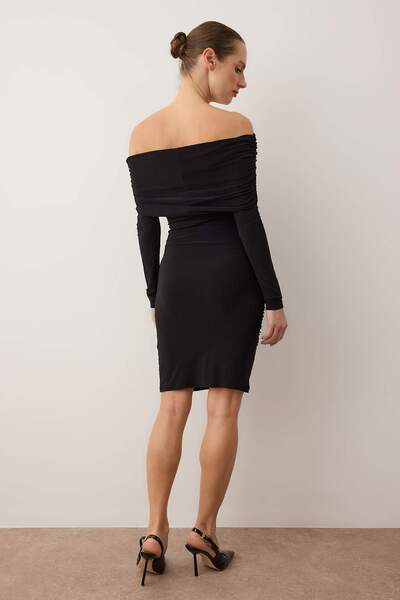 Trendyol Collection Black Open Shoulder Carmen Bodycone/Fitted Stretchy Mini Knitted Dress Twoaw26El00036