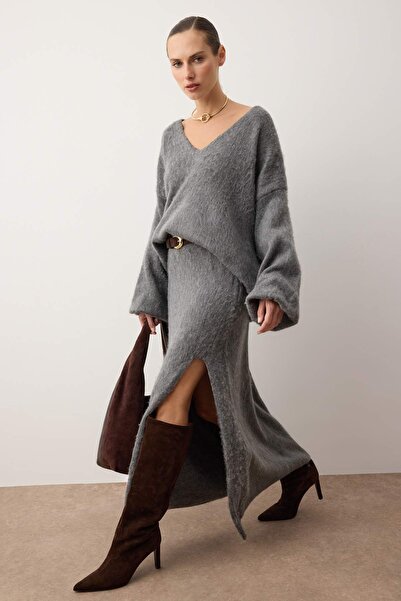 Trendyol Collection Anthracite V-Neck Soft Textured Wide Fit Sweater-Slit Skirt Knitwear Bottom - Top Set Twoaw26Au00133