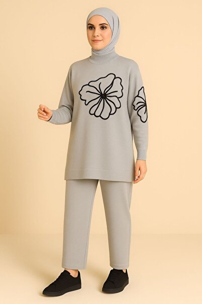 MAY MARA Двукомпонентен комплект от блуза и панталони с флорални апликации