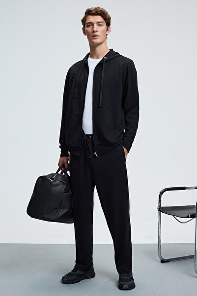 GRIMELANGE Ανδρικό μπλουζάκι GAGE με κουκούλα με μεταλλική λεπτομέρεια με φερμουάρ και τσέπη με κορδόνι σε μαύρο χρώμα