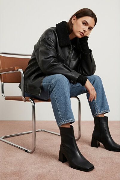 Capone Outfitters Γυναικείες μπότες Anjela με φερμουάρ στο πλάι με κούφια μύτη