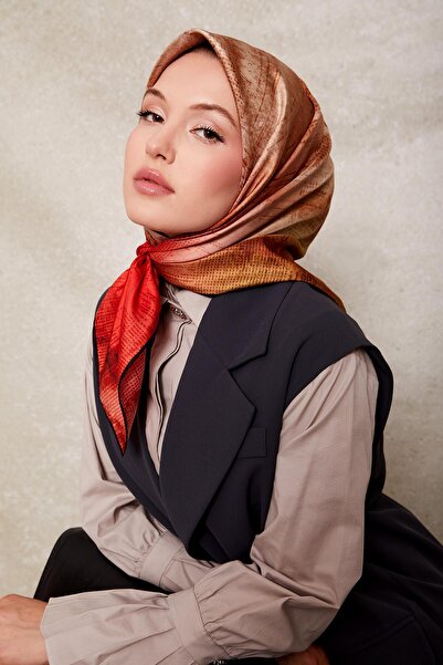 Levidor Gold Patterned Twill Silk Scarf