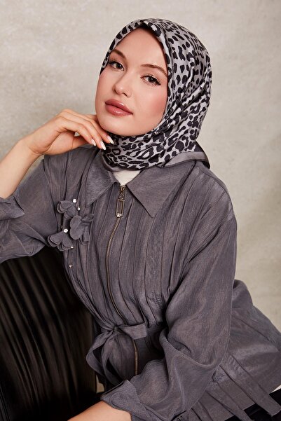 Levidor Gray Leopard Pattern Twill Silk Scarf