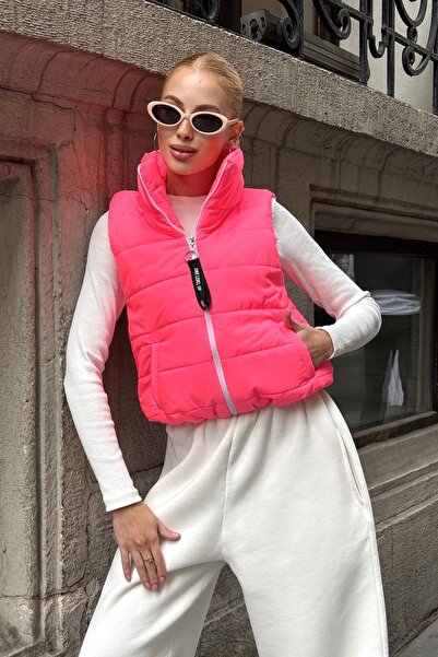 Keyifli Moda Kadın Pembe Sırtı Taş İşlemeli Dik Yaka Kısa Şişme Yelek