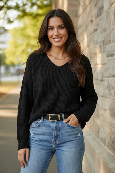 Marvine Дамски черен пуловер с V-образно деколте и свободна кройка