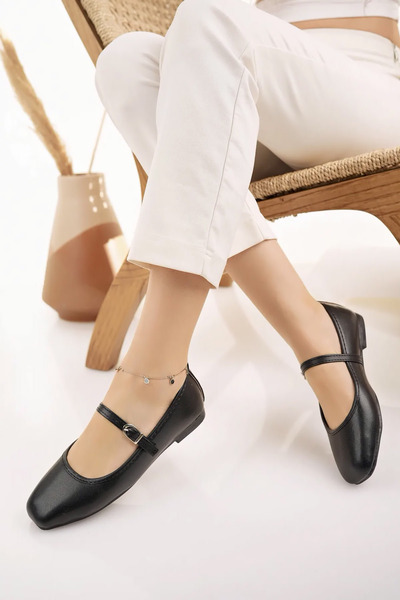 RENKLİBUTİK Black Belt-Detail Women's Ballet Flats