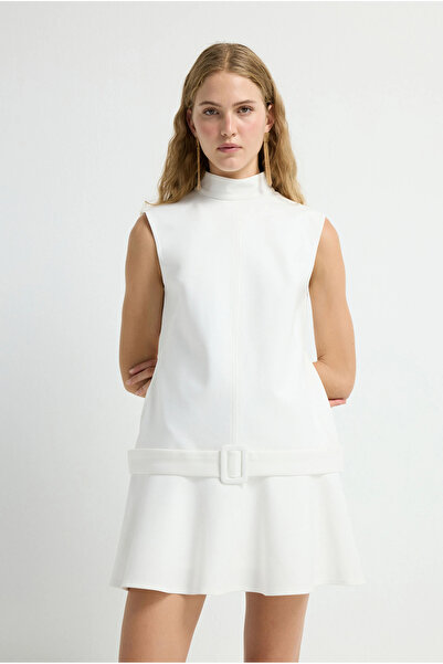 adL Kemerli Dik Yaka Elbise