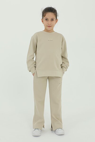 Black One Βαμβακερό σετ φόρμας κοριτσίστικης φόρμας 2 τεμαχίων με τοπ και κάτω μέρος με σκίσιμο στο λαιμό και λεπτομέρεια εκτύπωσης ισπανικού ποδιού