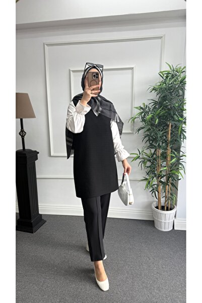 Nisa Nalbantoğlu Black Tweed Hijab Sweater