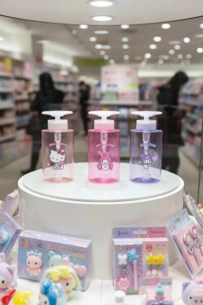 Miniso Sanrio Lisanslı Eğlence Parkı Serisi Pompalı Şişe (200 ml)