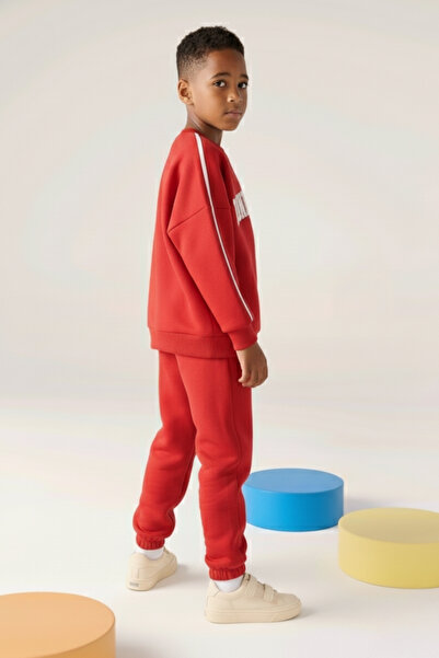 Minipodyum Nakış Detaylı Erkek Çocuk Alt Üst Eşofman Takımı