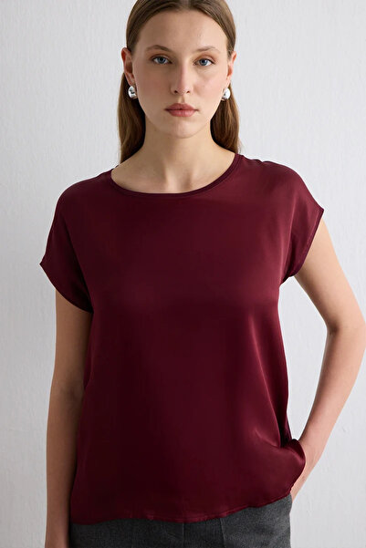 Gusto Round Neck Front Satin Viscose Tshirt - Burgundy