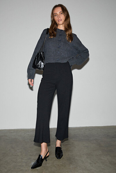 GRIMELANGE Freda Kadın Kalın Interlok Tok Ve Esnek Kumaşlı Flare Paça Önü Nervürlü Beli Lastikli Siyah Pantolon