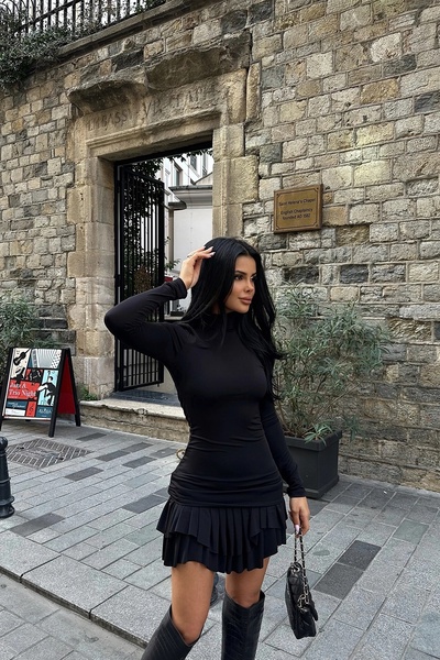 World Fashion Trends Μαύρο φόρεμα με ζιβάγκο με στρωμένη φούστα και μαζεμένα πλαϊνά