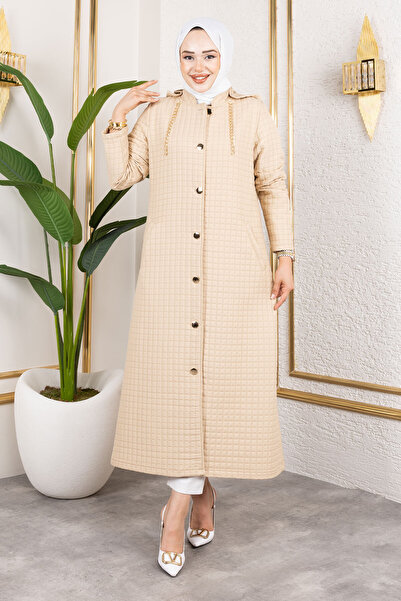 Tesettür Dünyası Kapüşonlu Zincir Detaylı Kapitone Kap TSD250162 Bej