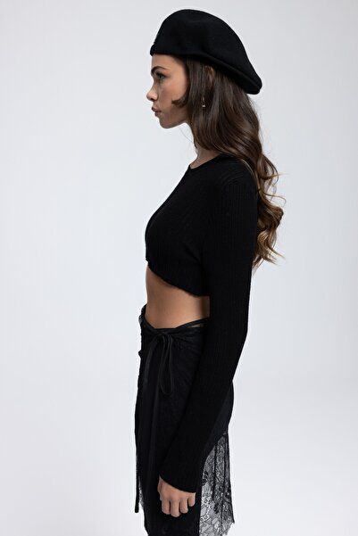 MAI STUDIOS CO. Liana Black Soft Texture Knitwear Crop