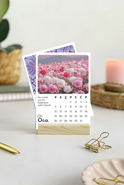 Anime Marketi Retro Çiçekler Temalı Sade 2026 Yılı Ahşap Standlı Masa Takvimi