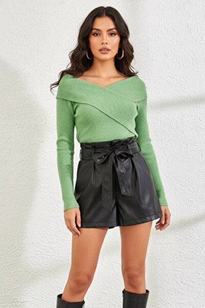 oshebu Πράσινη – Γυναικεία μπλούζα καμιζόλα με ασύμμετρο κόψιμο