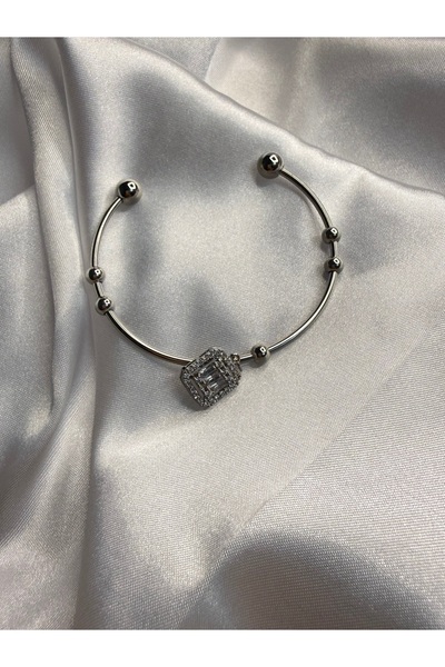 BUSİELLE JEWELRY سوار باجيت أنيق باللون الفضي