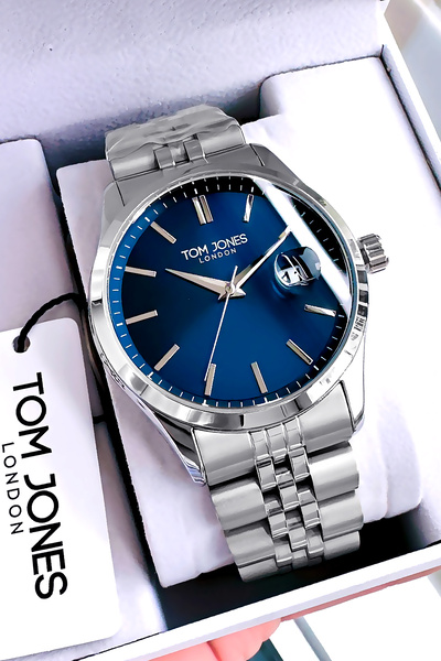 Tom Jones سوار ساعة رجالي من الفولاذ باللون الفضي - مقاوم للماء 3 ATM، سوار Cbk401