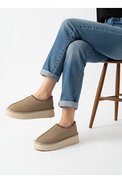 Bermody Dámské boty Tia, 4 cm, krémová barva, délka ke kotníkům, odolná podrážka, pohodlné, s kožešinou uvnitř, teplé, model Ug, kotníkové boty