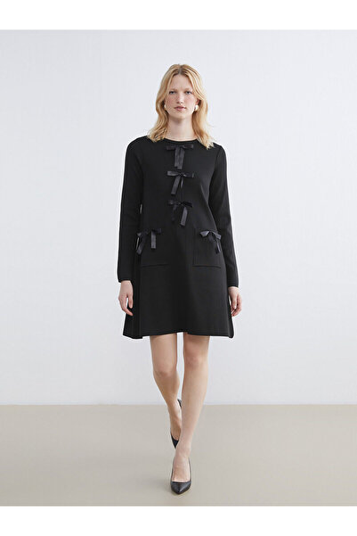 LC Waikiki Vizyon Yeni Sezon Bisiklet Yaka Fiyonk Detaylı Triko Elbise