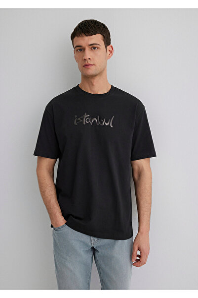 Mavi Ιστορία της Κωνσταντινούπολης Μαύρο μπλουζάκι με στάμπα Loose Fit / Loose Fit 0613002-71379