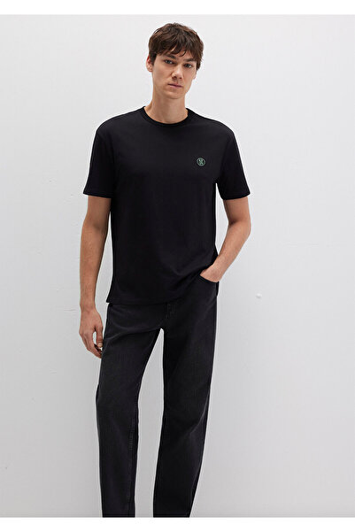 Mavi Černé tričko s vyšívaným logem Seal Loose Fit 067074-900