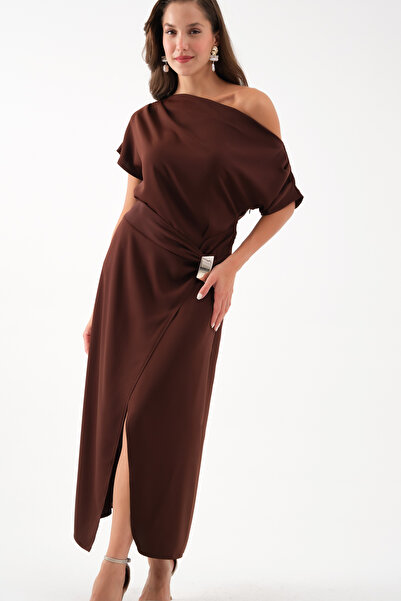 Lafaba Γυναικείο Καφέ Φόρεμα Μίντι με Λεπτομέρεια Αξεσουάρ