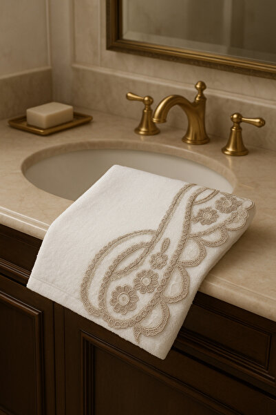 Çeyiz Bahçesi Tiamo Fransız Güpürlü Kadife Havlu 50&90